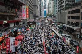 Manifestación democrática, reprimida en Hong Kong