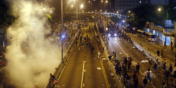 Manifestación democrática, reprimida en Hong Kong