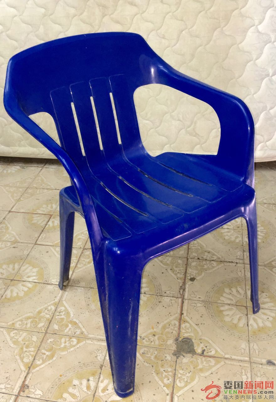 silla de plastico 10张