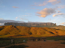 罗赖马山，2004年4月.JPG