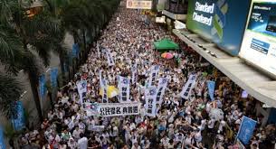 Manifestación democrática, reprimida en Hong Kong