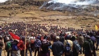 150929174920_protest_against_copper_mine_in_peru_640x360_epa.jpg
