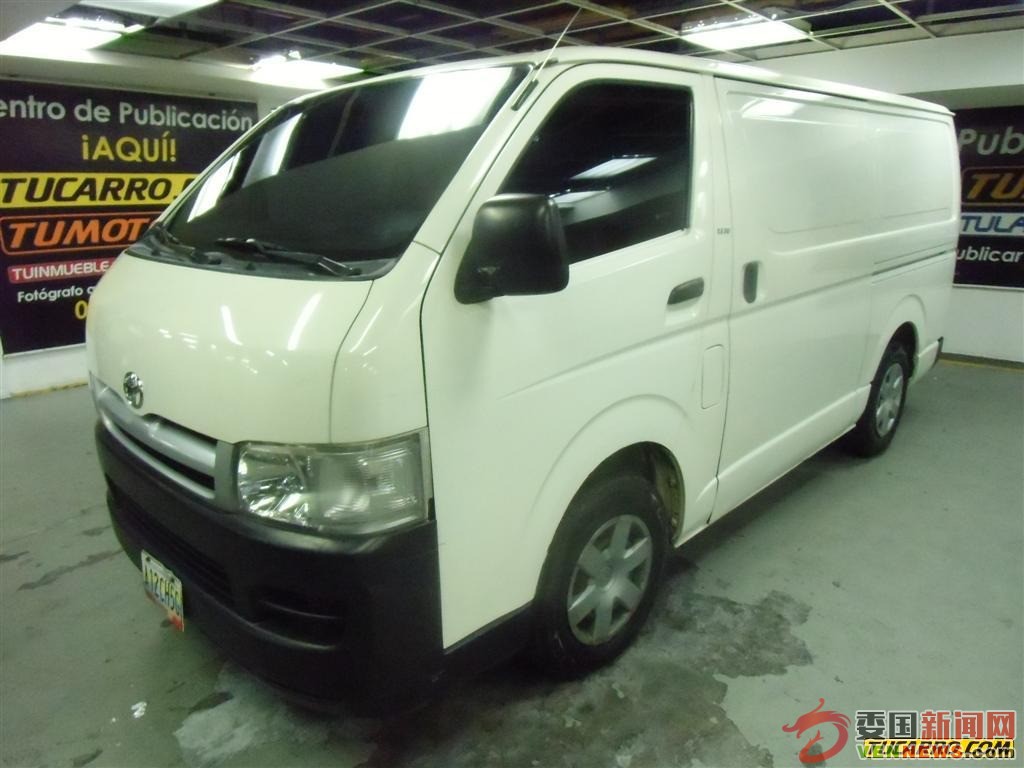 toyota-hiace-227111-MLV20480477096_112015-F.jpg