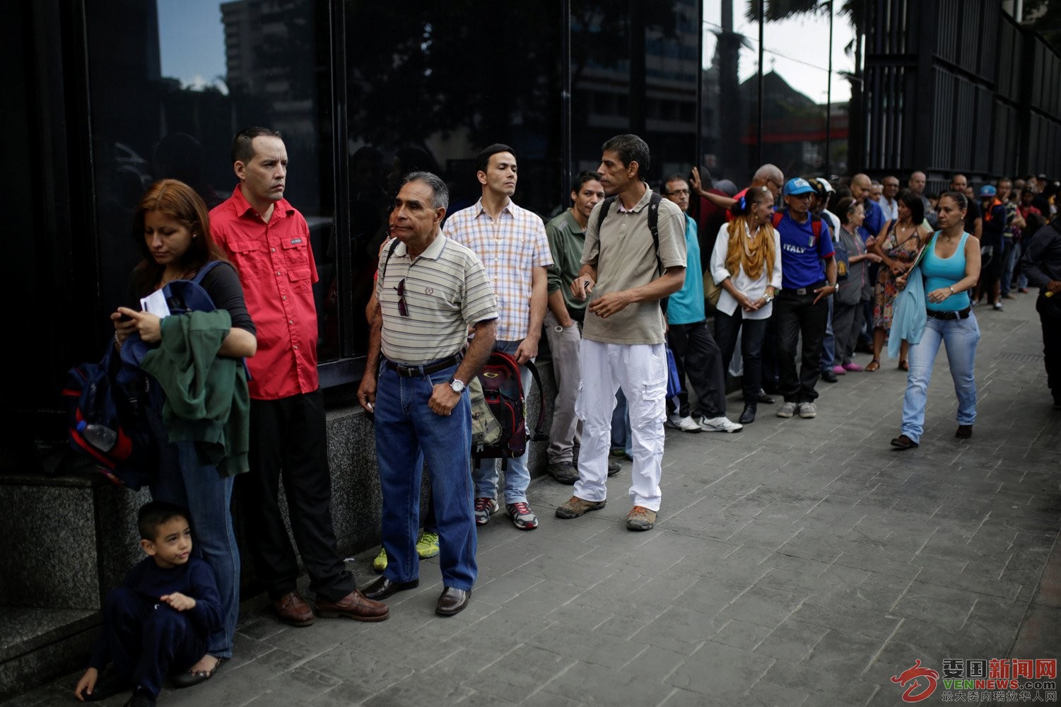 Colas-Bancos-Venezuela-1.jpg