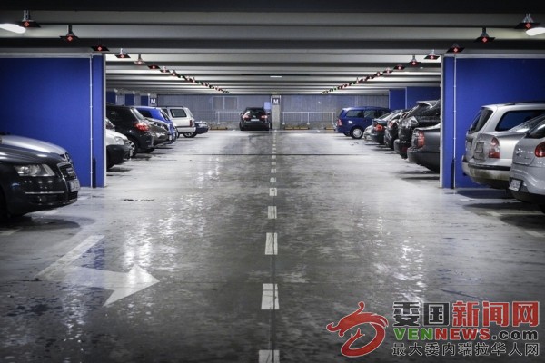 tsize_600x400_EstacionamientoVehiculosCarros.jpg